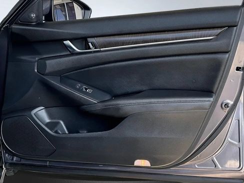 Used 2019 Honda Accord EX-L image 25