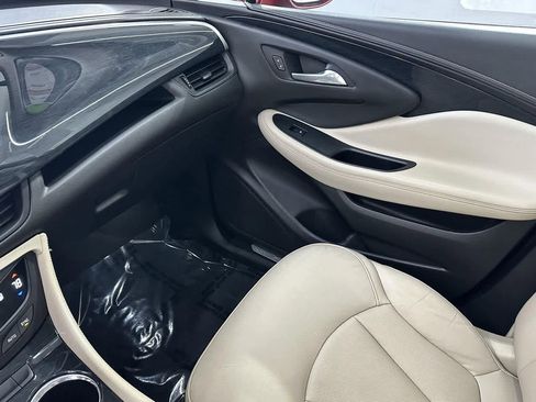 Used 2017 Buick Envision Essence image 25