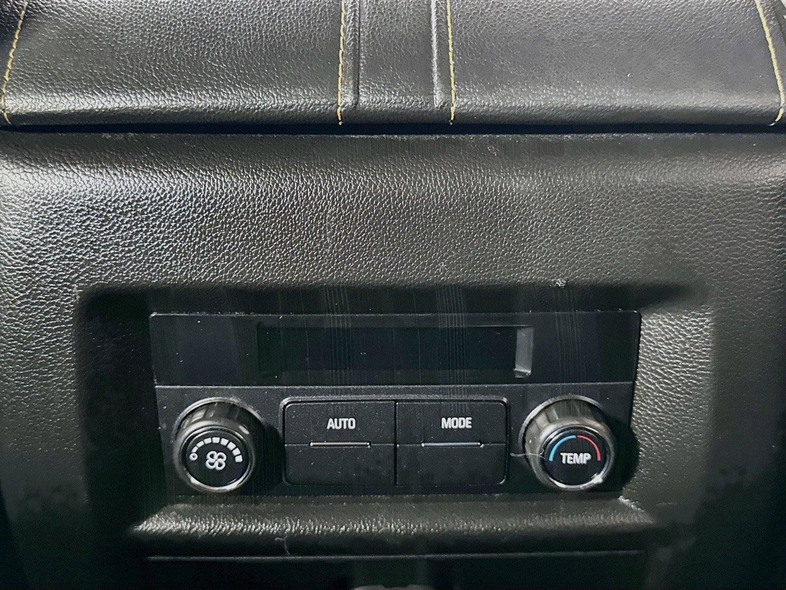 Used 2021 Chevrolet Traverse LT FWD image 34