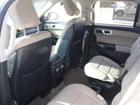 Used 2020 Ford Explorer XLT w/ Equipment Group 202A image 23