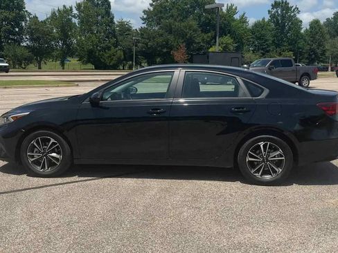 Used 2024 Kia Forte LXS FWD image 5