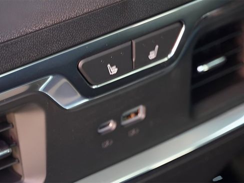 New 2026 GMC Sierra 1500 SLT image 31