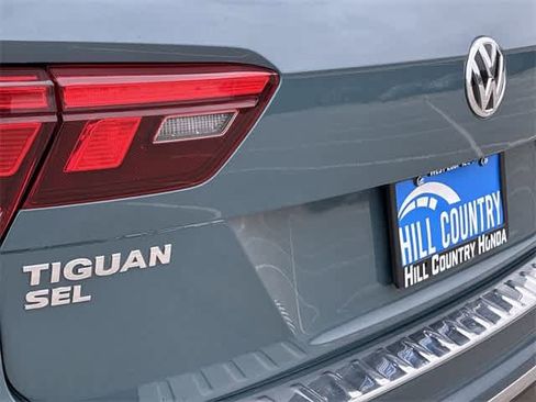 Used 2019 Volkswagen Tiguan SEL Premium image 13