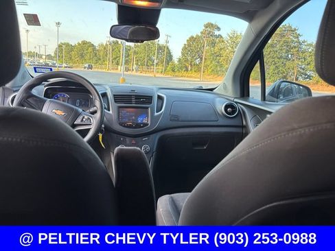 Used 2015 Chevrolet Trax LS FWD image 19
