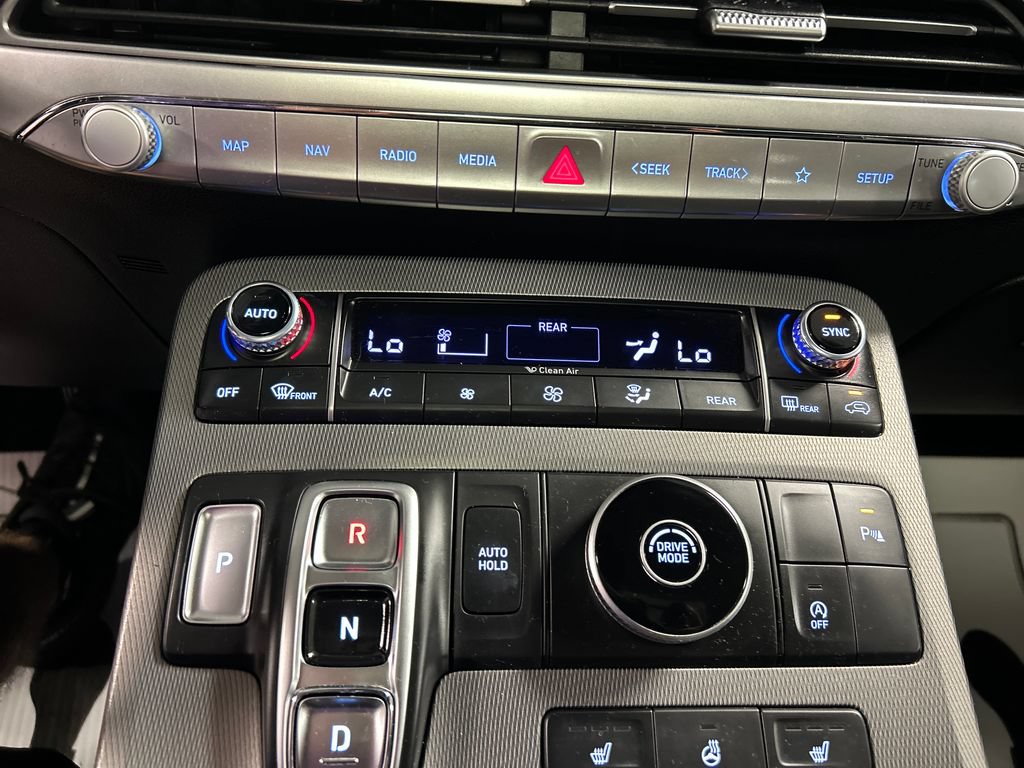 Used 2022 Hyundai Palisade SEL w/ Premium Package FWD image 17