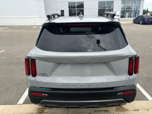 Used 2022 Kia Sorento S w/ Panoramic Sunroof Package AWD/4WD image 4