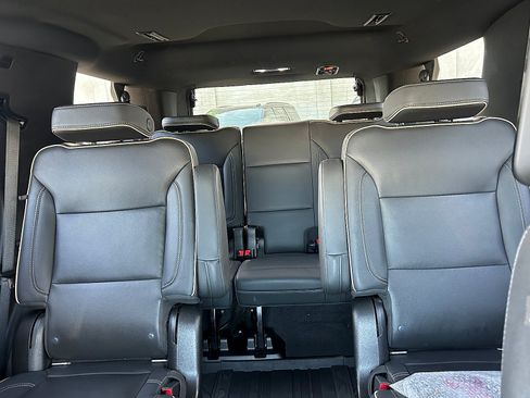 Used 2021 Chevrolet Tahoe Premier w/ Premium Package RWD image 24