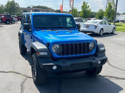Used 2026 Jeep Wrangler Unlimited Sport AWD/4WD image 4