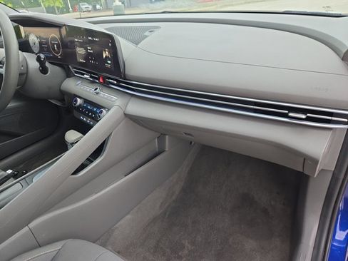 Used 2024 Hyundai Elantra SEL FWD image 22