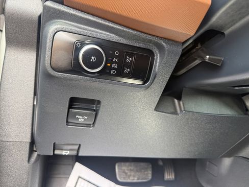 Used 2024 Ford Bronco Outer Banks AWD/4WD image 24