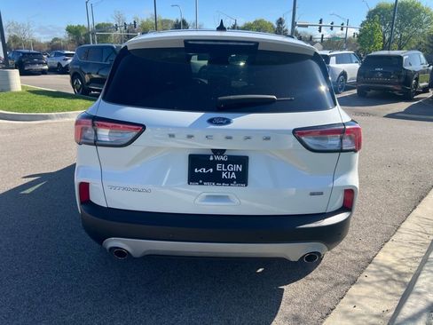 Used 2020 Ford Escape Titanium FWD image 4