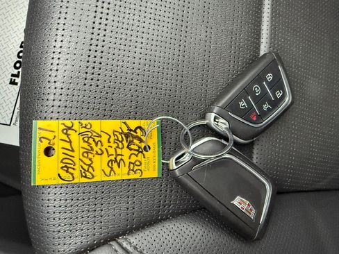 Certified 2021 Cadillac Escalade ESV Sport w/ Driver Assist Tech Package image 37