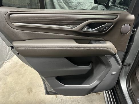 Used 2023 GMC Yukon Denali w/ Denali Reserve Package image 12