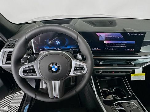 Used 2026 BMW X7 xDrive40i w/ M Sport Package AWD/4WD image 10