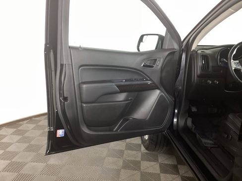 Used 2019 GMC Canyon SLT w/ Driver Alert Package image 15