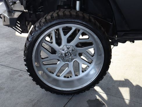 Used 2016 Jeep Wrangler Unlimited Sport image 12