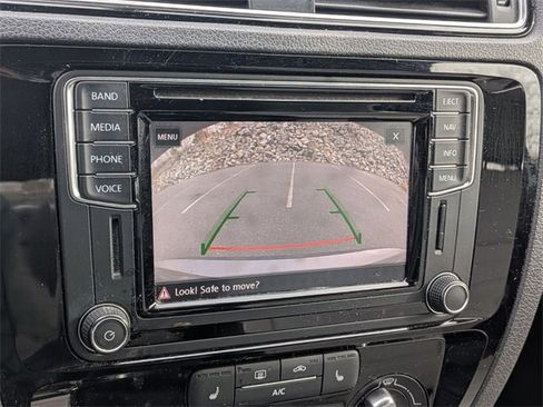 Used 2017 Volkswagen Jetta Sport image 18