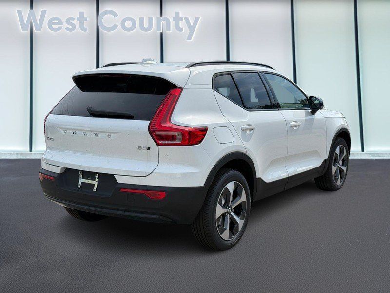 New 2026 Volvo XC40 B5 Plus w/ Climate Package AWD/4WD image 3