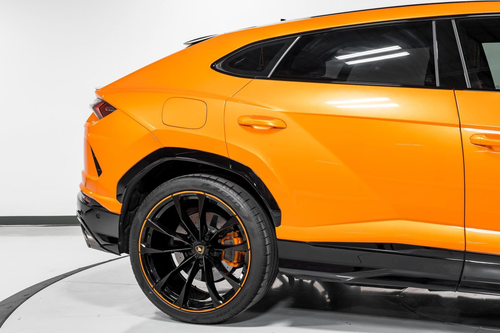 Used 2022 Lamborghini Urus AWD/4WD image 54