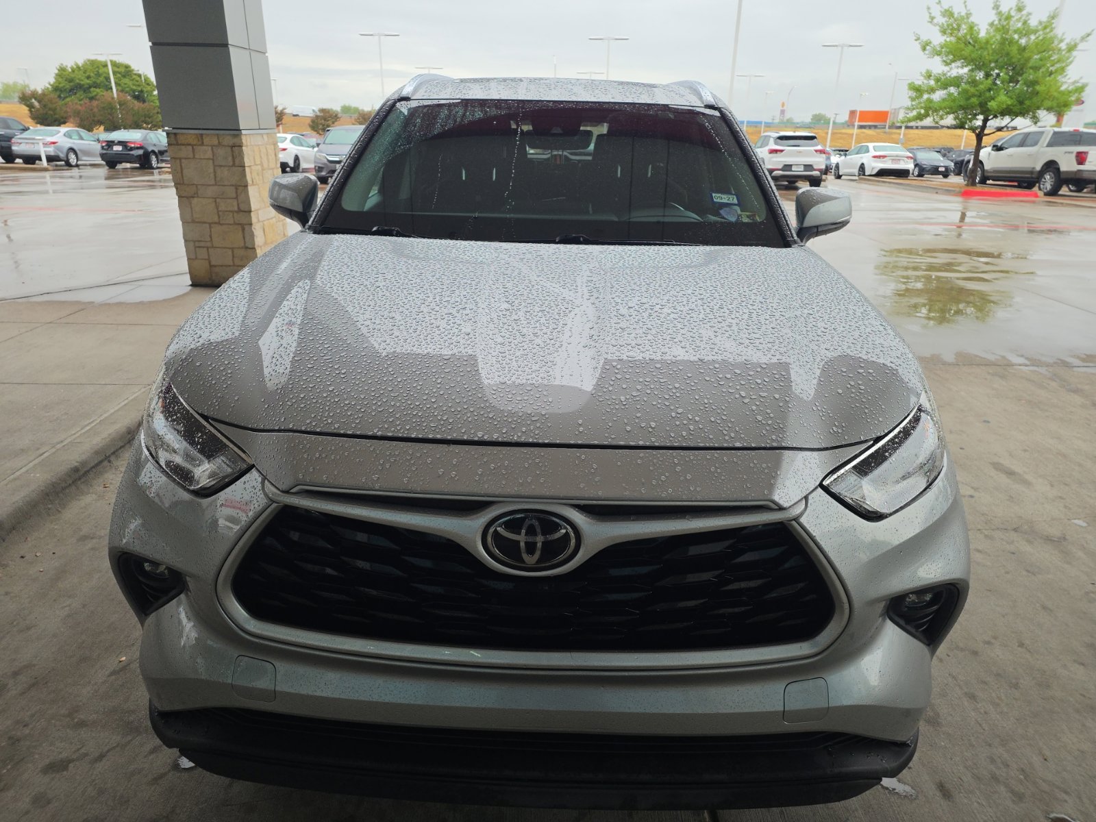 Used 2021 Toyota Highlander XLE AWD/4WD image 31