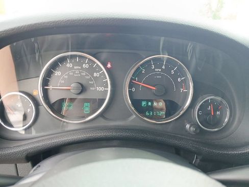 Used 2018 Jeep Wrangler Unlimited Sahara AWD/4WD image 21