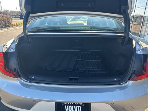 Used 2018 Volvo S90 T5 Momentum w/ Convenience Package image 11