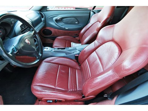 Used 2004 Porsche 911 Turbo image 9