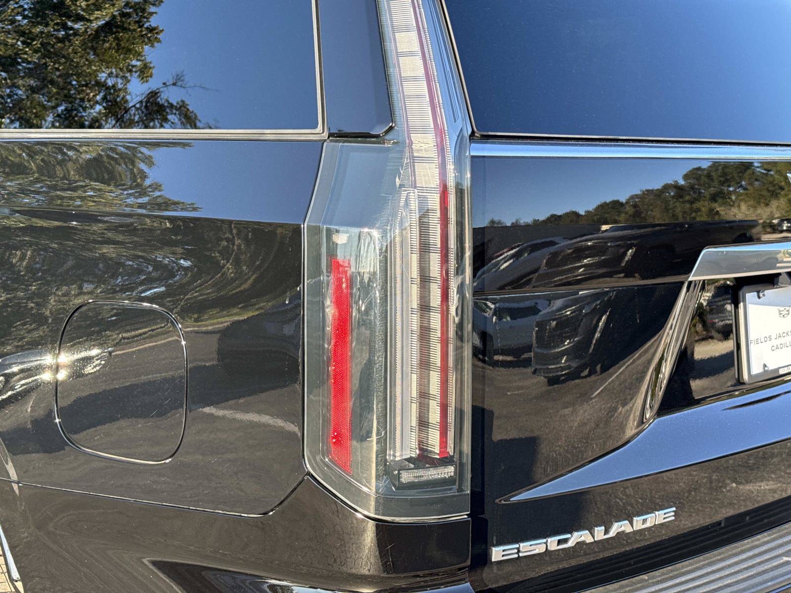 Certified 2026 Cadillac Escalade Luxury AWD/4WD image 11