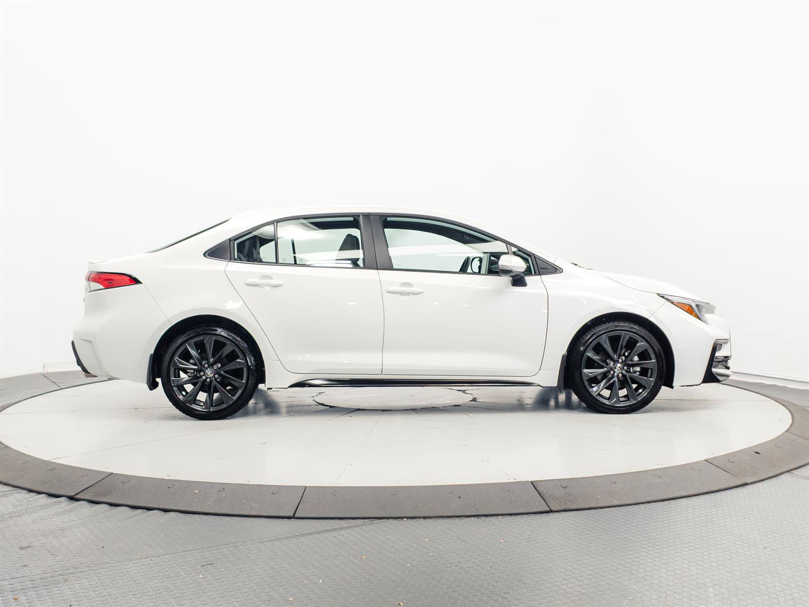 Certified 2026 Toyota Corolla SE w/ SE Package FWD image 14