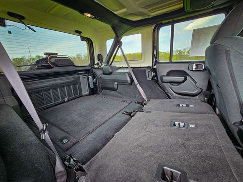 Certified 2025 Jeep Wrangler Unlimited Sport AWD/4WD image 32