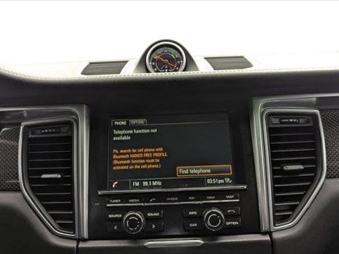 Used 2016 Porsche Macan Turbo image 30