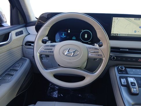 Used 2023 Hyundai Palisade Calligraphy image 12