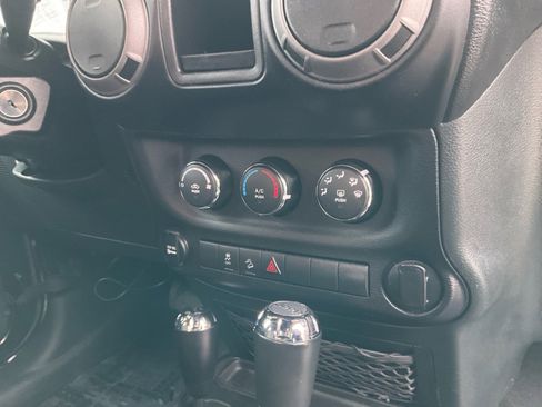 Used 2017 Jeep Wrangler Sport image 17