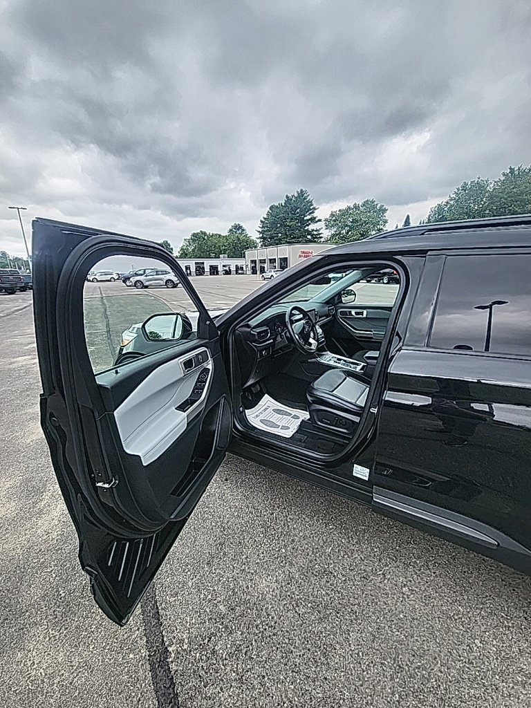 Used 2023 Ford Explorer XLT w/ Equipment Group 202A AWD/4WD image 20