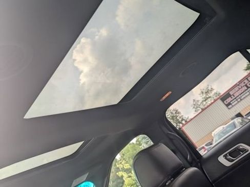 Used 2015 Ford Explorer XLT w/ Equipment Group 202B image 15