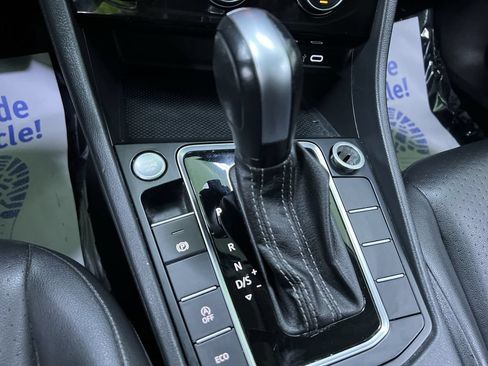 Used 2020 Volkswagen Jetta R-Line FWD image 23