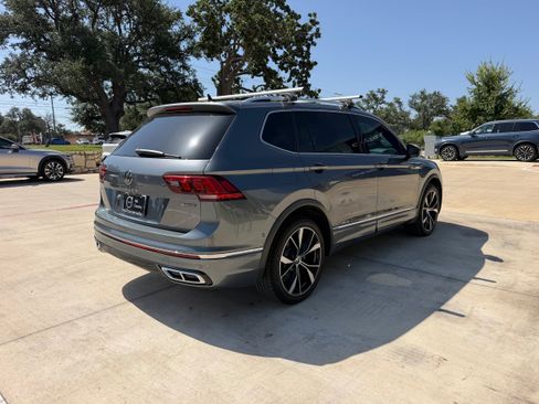 Used 2022 Volkswagen Tiguan SEL R-Line AWD/4WD image 6