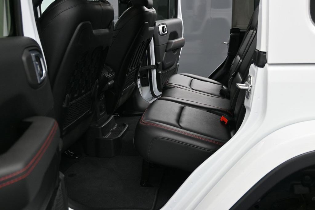 Used 2021 Jeep Wrangler Unlimited Rubicon w/ Dual Top Group AWD/4WD image 10
