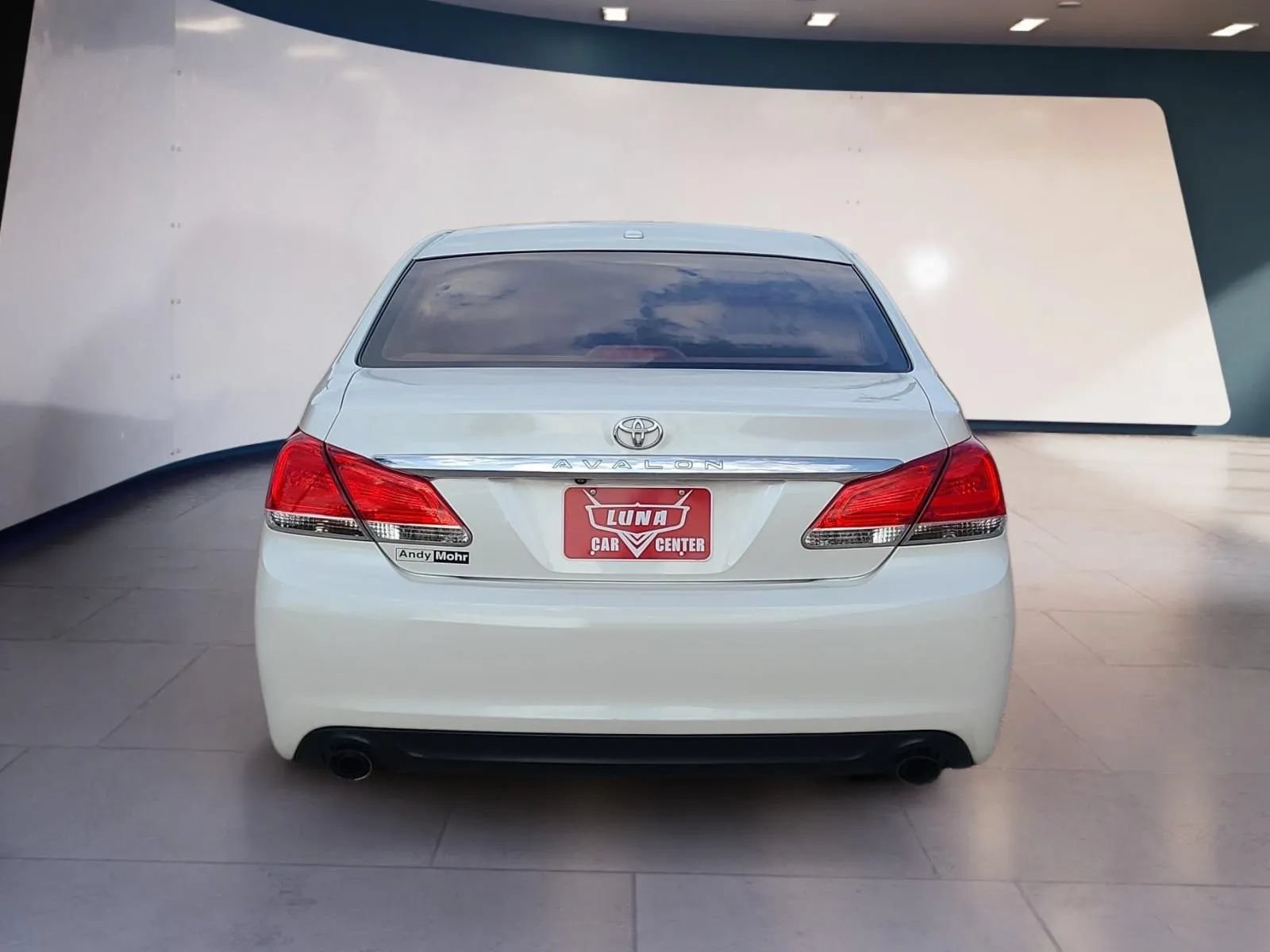 Used 2011 Toyota Avalon Limited FWD image 4