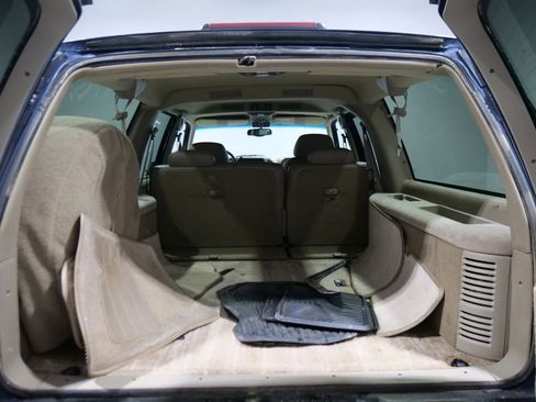 Used 1999 GMC Suburban 4WD w/ Marketing Opt Pkg 3 image 24