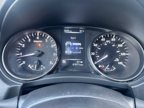 Used 2017 Nissan Rogue SV w/ SV Premium Package AWD/4WD image 24