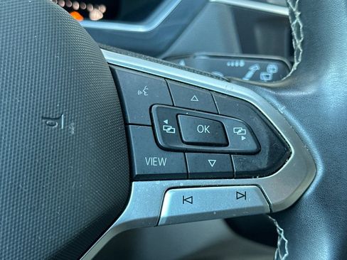 Used 2023 Volkswagen Tiguan SE AWD/4WD image 28