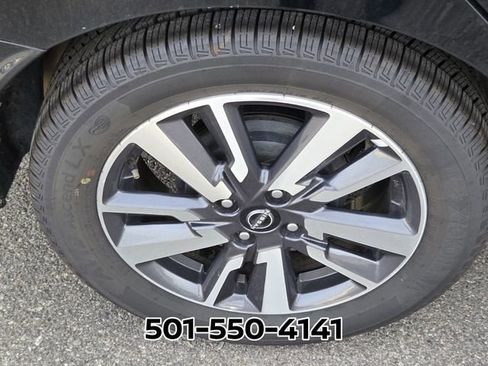 Used 2023 Nissan Versa SV image 8