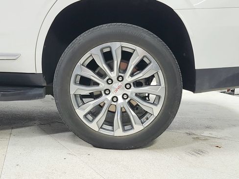 Used 2023 GMC Yukon Denali w/ LPO, Floor Liner Package RWD image 15