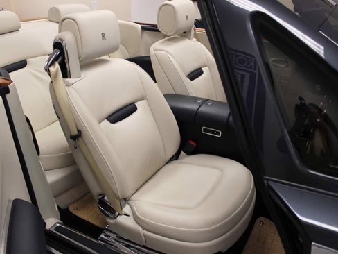 Used 2009 Rolls-Royce Phantom Drophead Coupe RWD image 25