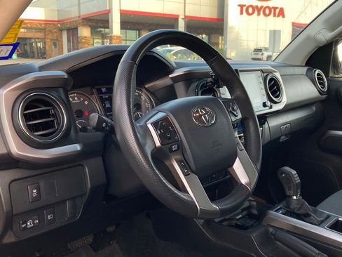 Used 2023 Toyota Tacoma SR5 RWD image 9