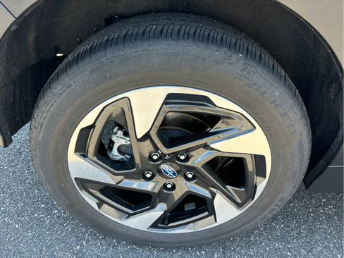 Used 2024 Subaru Crosstrek 2.5i Limited w/ Crosstrek Mirror Package AWD/4WD image 23
