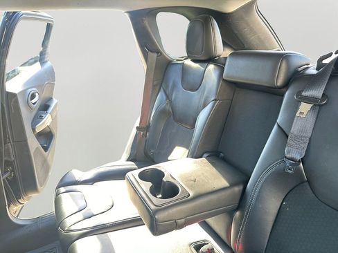 Used 2019 Jeep Cherokee Latitude Plus image 25