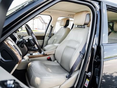 Used 2018 Land Rover Range Rover HSE AWD/4WD image 4