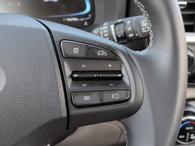 Used 2024 Hyundai Venue SEL FWD image 25